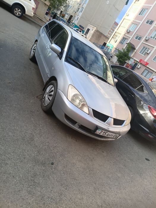 Митсубиси лансер