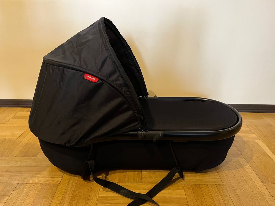 Кош за бебе със сенник