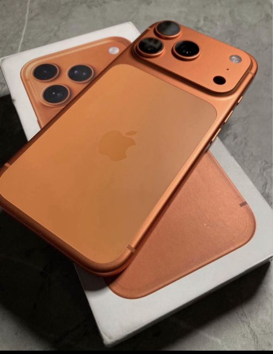 Iphone 17 Pro Max / Portocaliu 256 GB / 10 Cicluri Incarcare / NOU