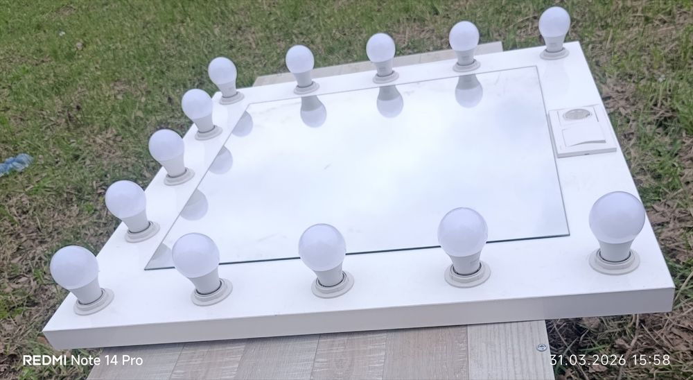 Огледало за грим