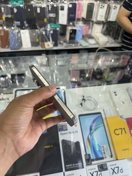 Iphone 16 pro  karobka idyal