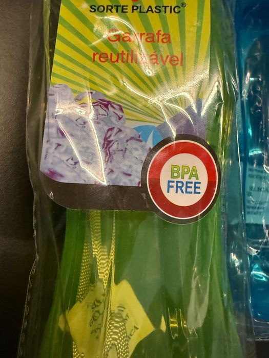 Sticle din plastic pentru apa