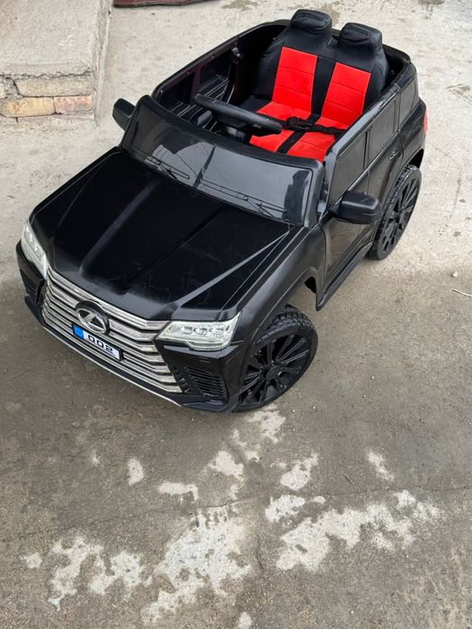 Машина детская новая почти