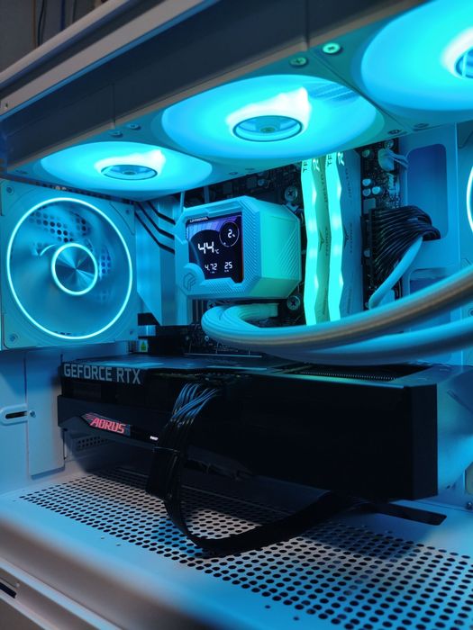 Ryzen 7 7800X3D RTX 3060Ti 16GB DDR5