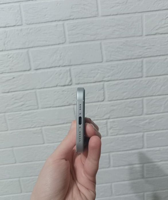 iPhone 15 128Gb с гарантией