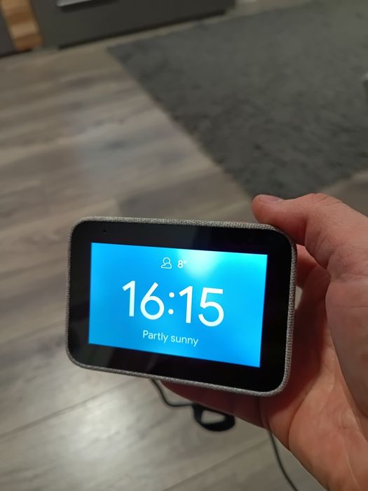 Lenovo smart clock cu Google