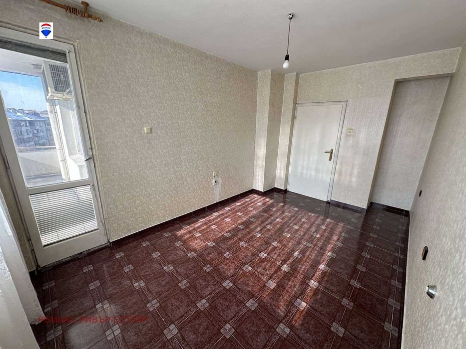 Продава се Тристаен апартамент в Русе, Хъшове - 89 кв.м за 757 €/кв.м - Снимка #7