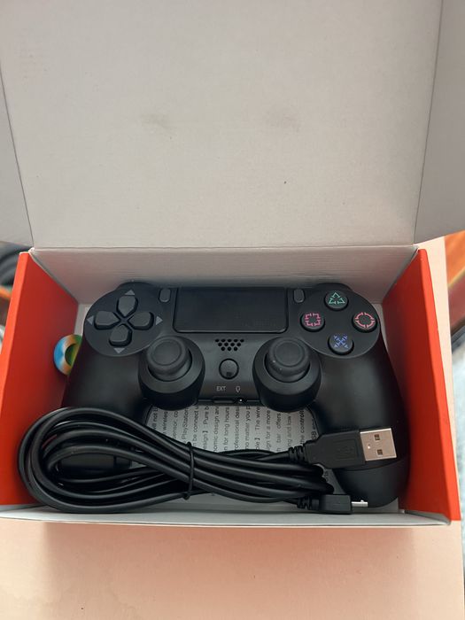 Controlere PS4 - ambele la 120lei