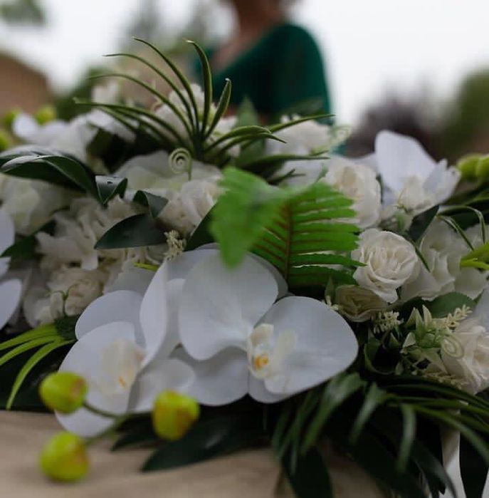 Decorațiuni nunta,mascote,gobflabile,fotobooth,aranjamente flori,covor