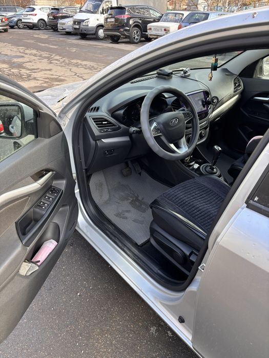 Лада Веста продам