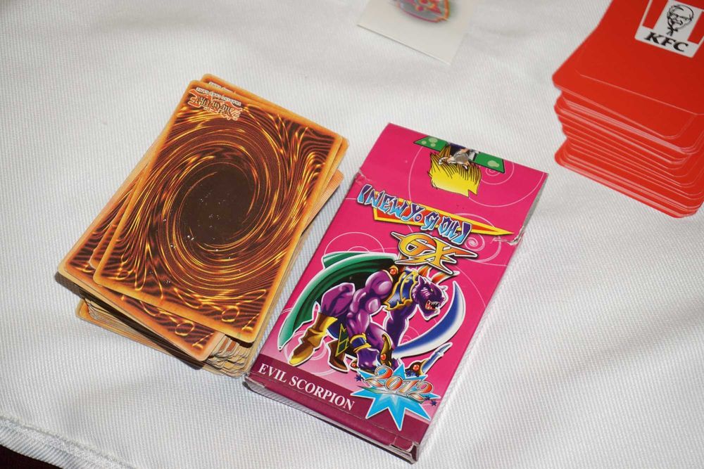 Лот от 1.4кг Различни Игри с Карти Yu-Gi-Oh/Duel Masters/Turtles Ninjas/Fixeez/Свежите Супергерой