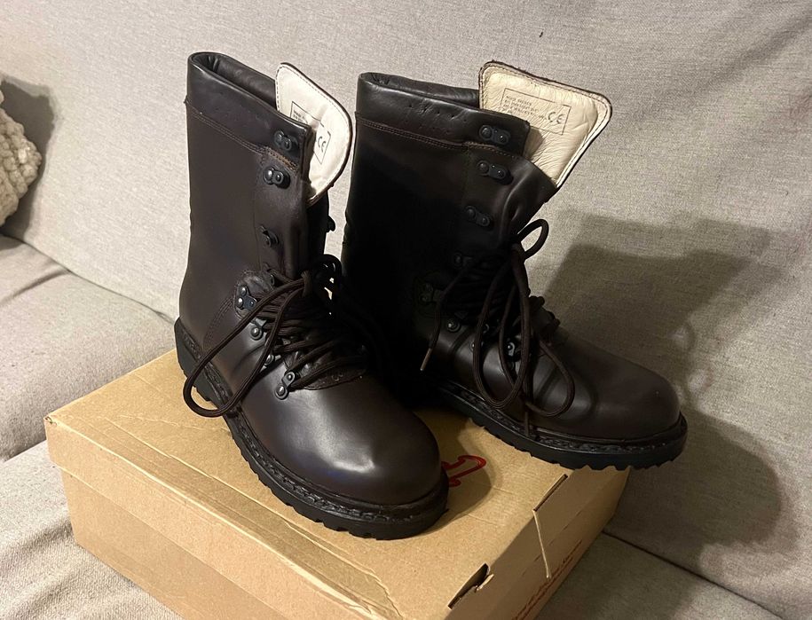 Bocanci militari maro din piele Armata Romana NOI marime 28.5