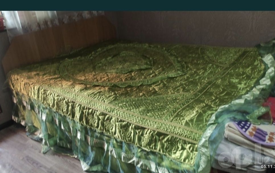 Покрывало новое зелёное красивое