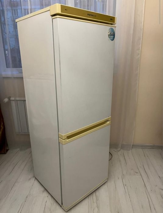 Холодильник б/у в хорошем состоянии