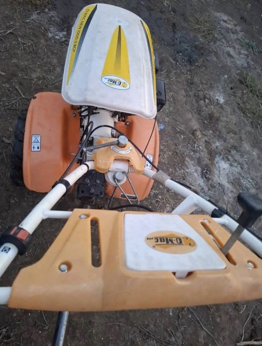 Vând motocultor de 8 cai