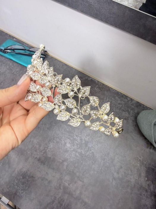 Продам диадему как новая