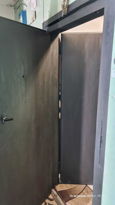 Метална входна врата с каса