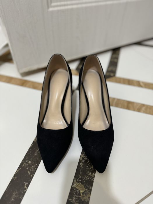 Туфелька черная замша