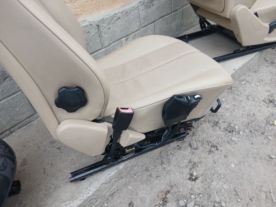 Сиденья мерседес 210