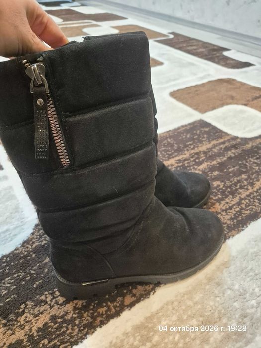 Продам женские сапоги