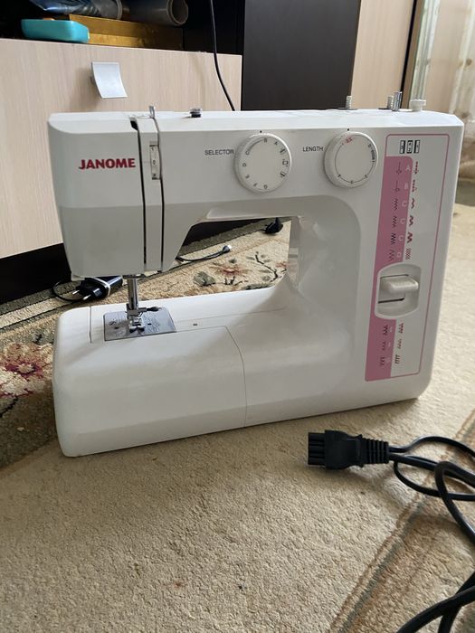 Швейная машинка Janome