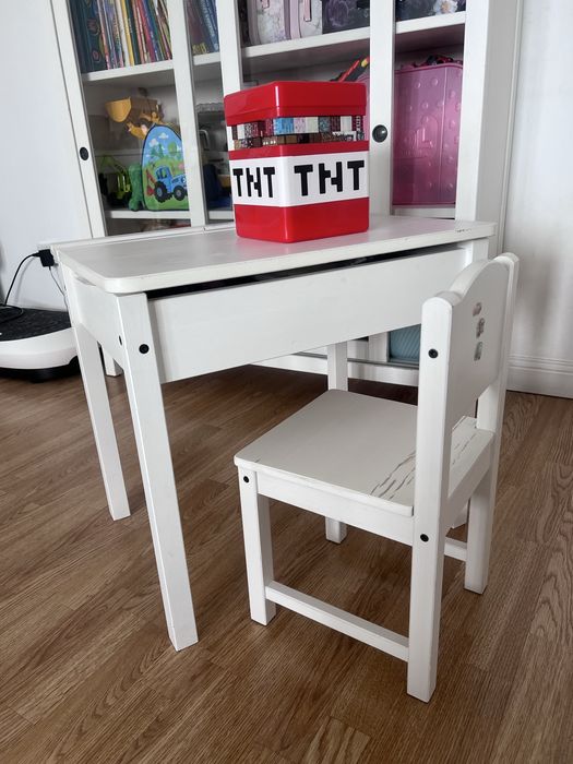 Стол и стул Ikea