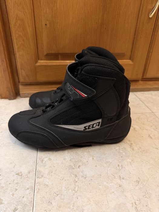 Мото Екип , боти и каска