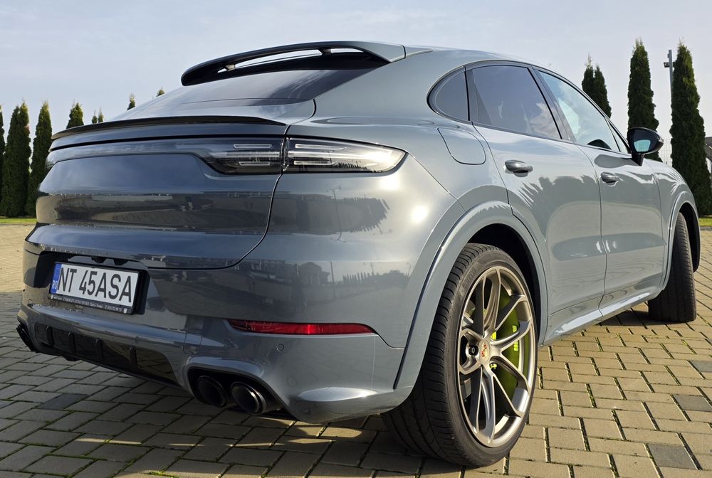 Porsche Cayenne Coupe Hybrid Platinum Edition