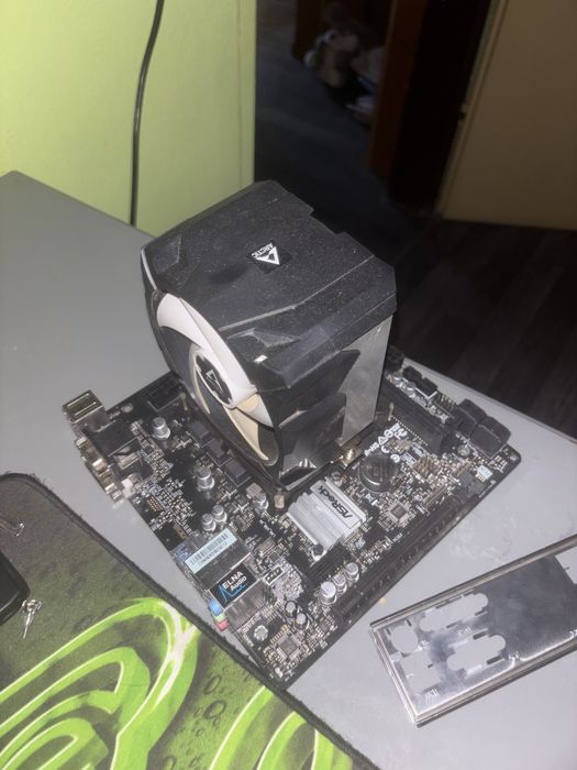 Kit PC i7-9700F + H310CM-DVS + Cooler Arctic