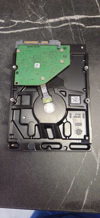 Seagate BarraCuda  1 TB (modelul ST1000DM010).