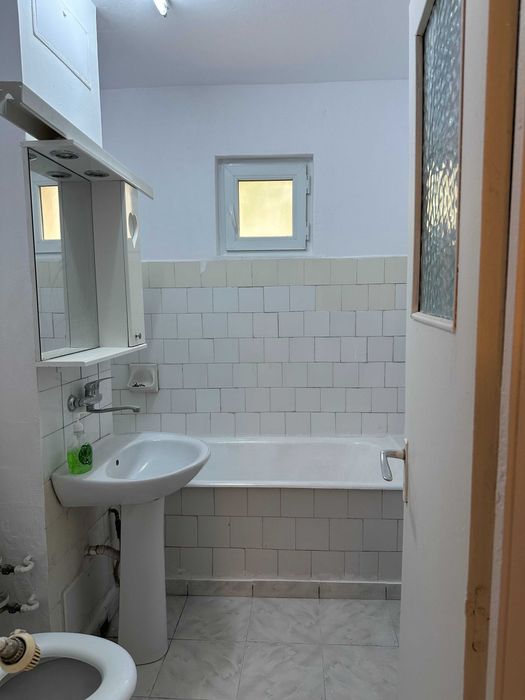 4 Camere Decomandat, Vis-a-vis Restaurant Giulia Etaj 1