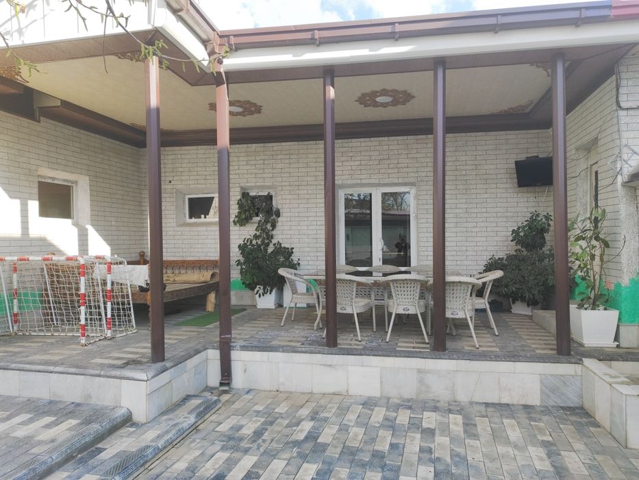 Продаётся два комплекса и двор 878 м².