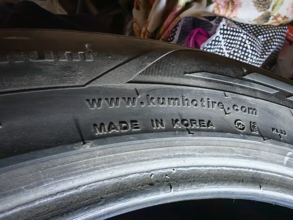 Продам резину 255/55/R18