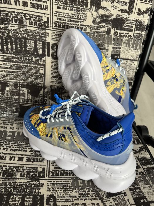 Versace chain reaction