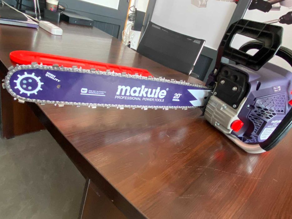 Бензиновая пила "Makute" GC2301