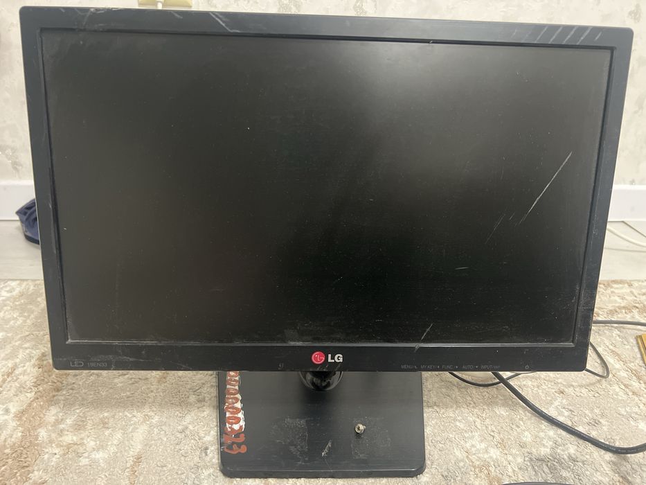Монитор LG 19EN33SA, VGA