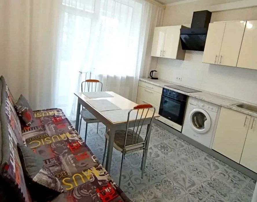 Дава се под наем Двустаен апартамент в София, Център - 56 кв.м за 407.49 € - Снимка #1