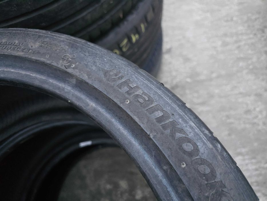 2бр Летни гуми 245 35 19 - Hankook