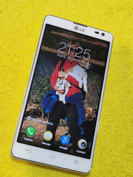 Telefon lg cu touchscreen cu încărcător