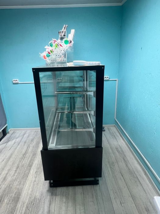 Витринный холодильник