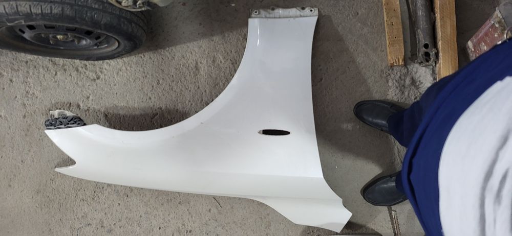 Lexus is 30 два крыла