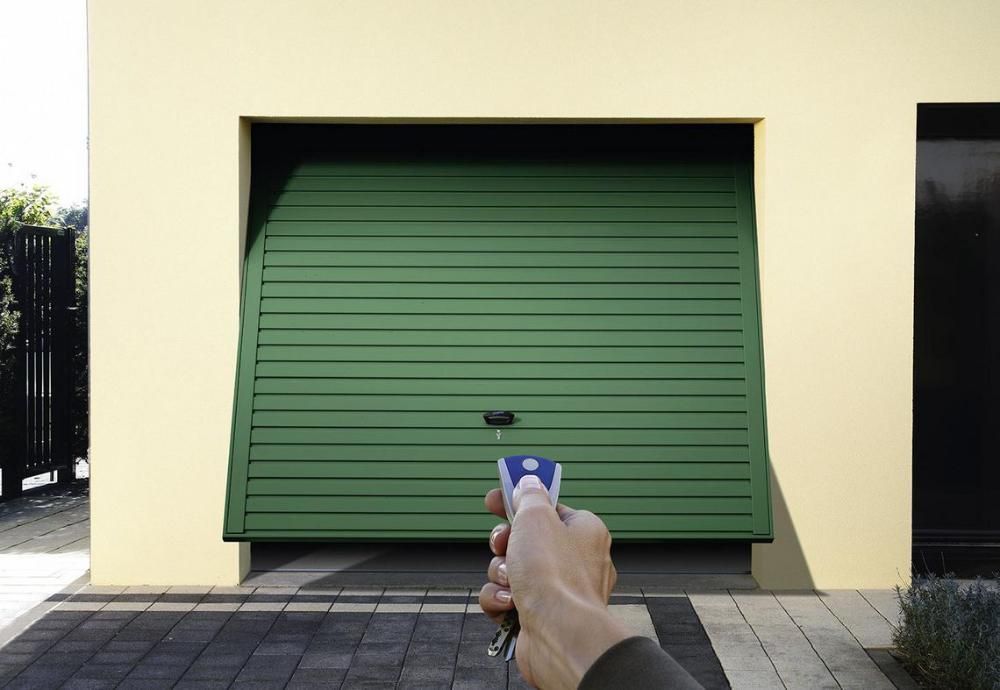 Гаражни врати тип летящо крило Новоферм