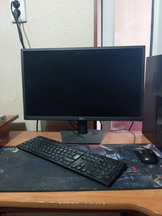 Dell vostro ddr4 8 256ssd +500gb HDD