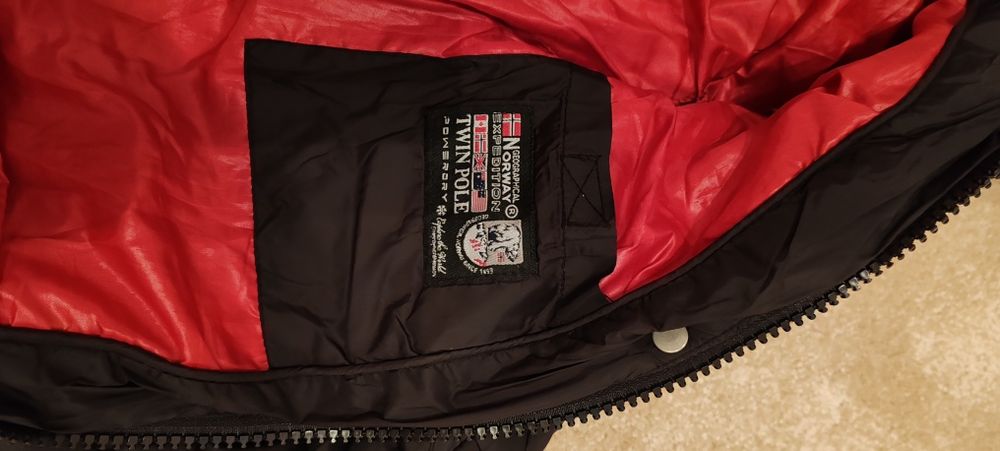 Geaca,haină călduroasă iiNorway Geographical  128 cm Superbă