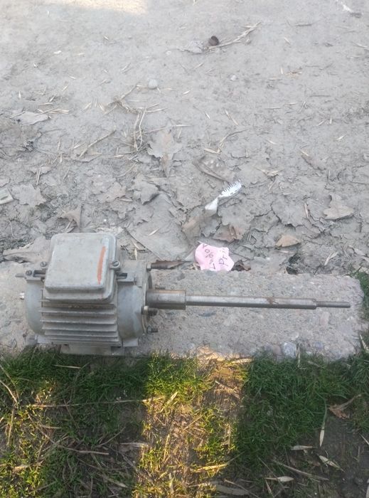 Электродвигатель матор моторчик