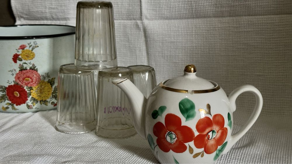 Советская посуда граненные стаканы, чайник, кострюля