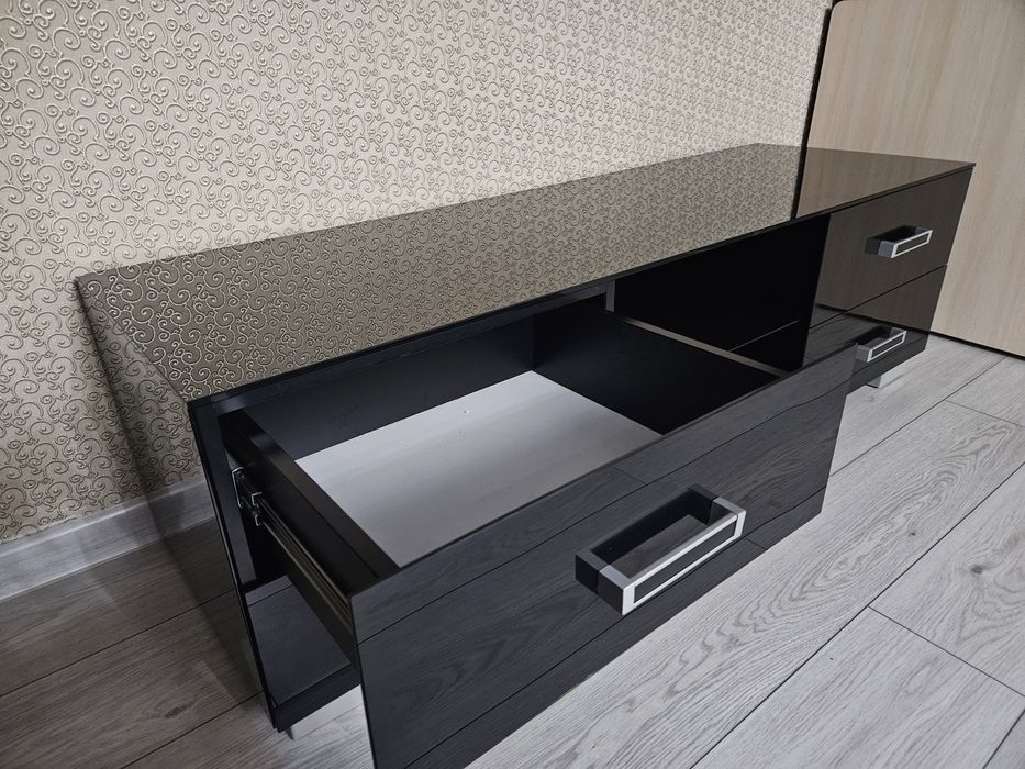 Подставка для телевизора