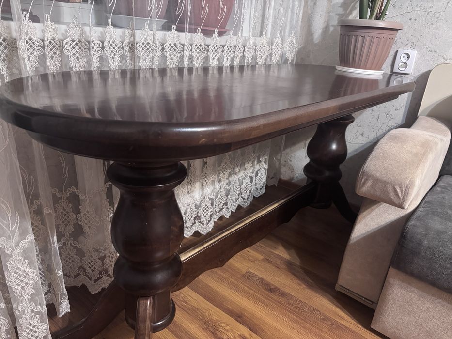 Продам стол из массивной сосны