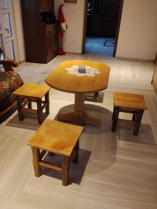 Măsuță mica cu 4 tamburele