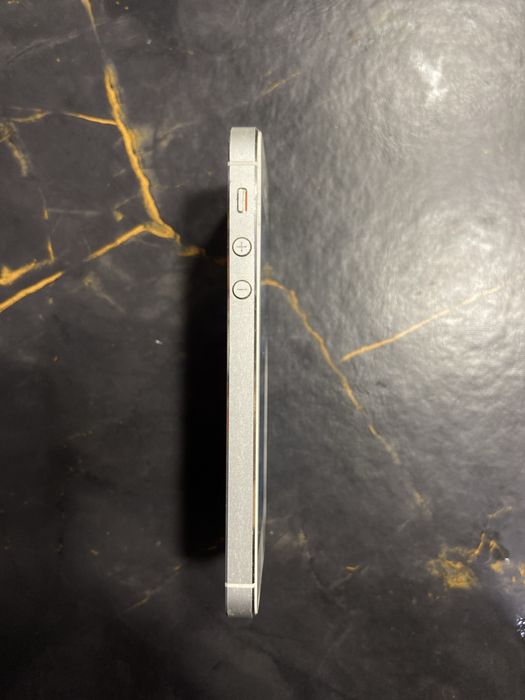 Продам iphone 5 идеальное состояние!